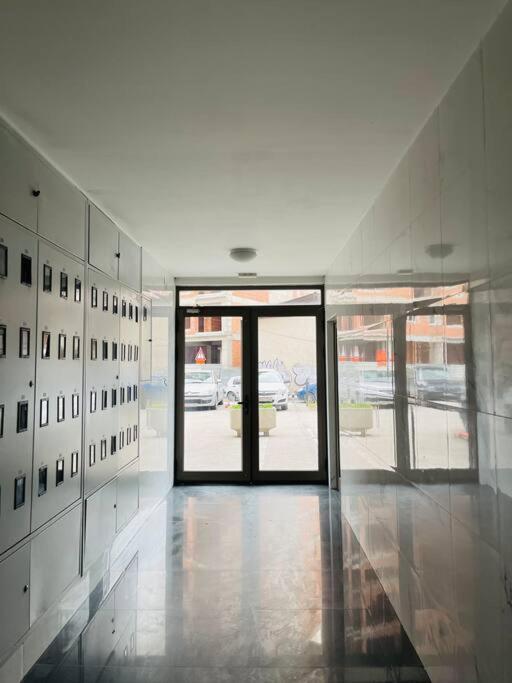New Modern Rooftop Apartment-Free Private Parking Skopje Exterior foto